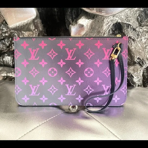 Louis Vuitton Midnight Neverfull Pouch Wristlet - Picture 4 of 15